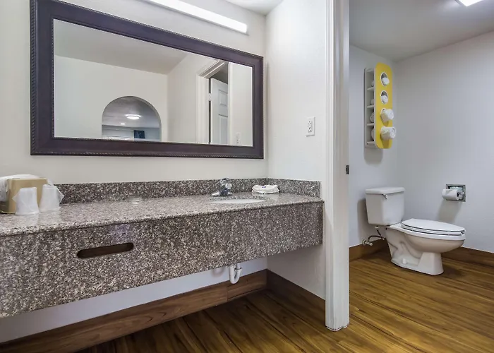 6 Pensacola, Fl - Nas Motel 2*