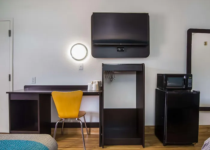6 Pensacola, Fl - Nas Motel 2*
