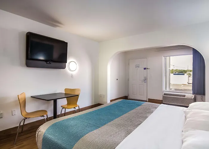 Motel 6 Pensacola, Fl - Nas Pensacola